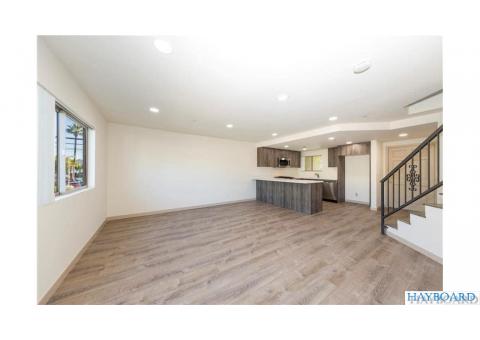 TOWNHOUSE IN GLENDALE