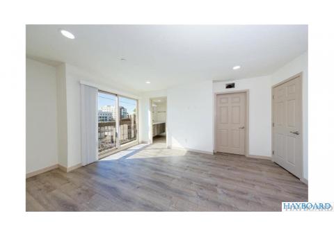 TOWNHOUSE IN GLENDALE